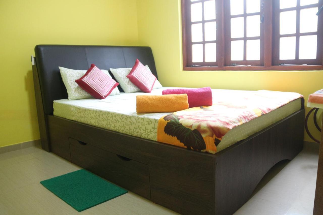 Apple Sara Home Stay แคนดี้ ภายนอก รูปภาพ